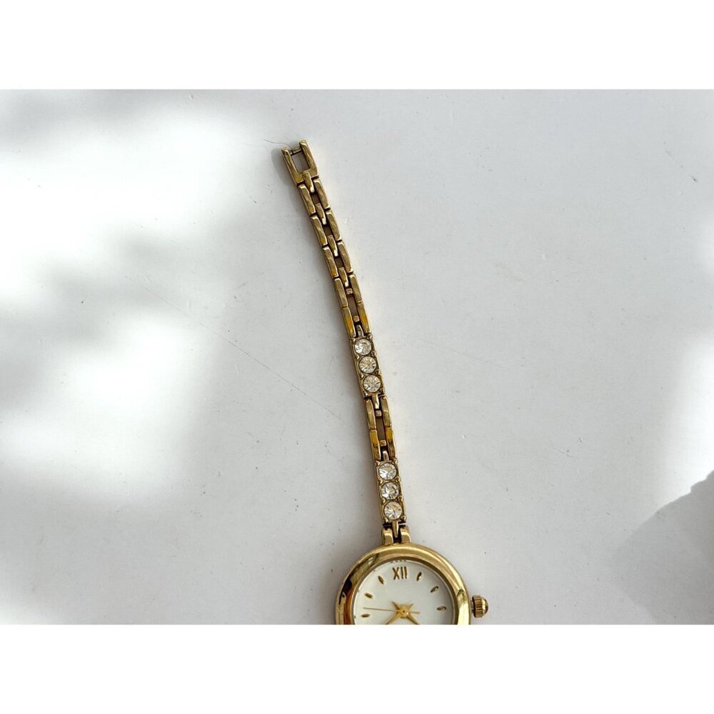 Minimalist Rhinestone Accented Analog Vintage Wristwatch - 22mm - WORKS! - Picture 4 of 13